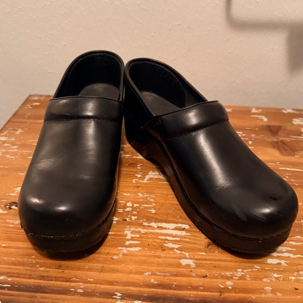 Dansko Professional Women Black Leather Clogs